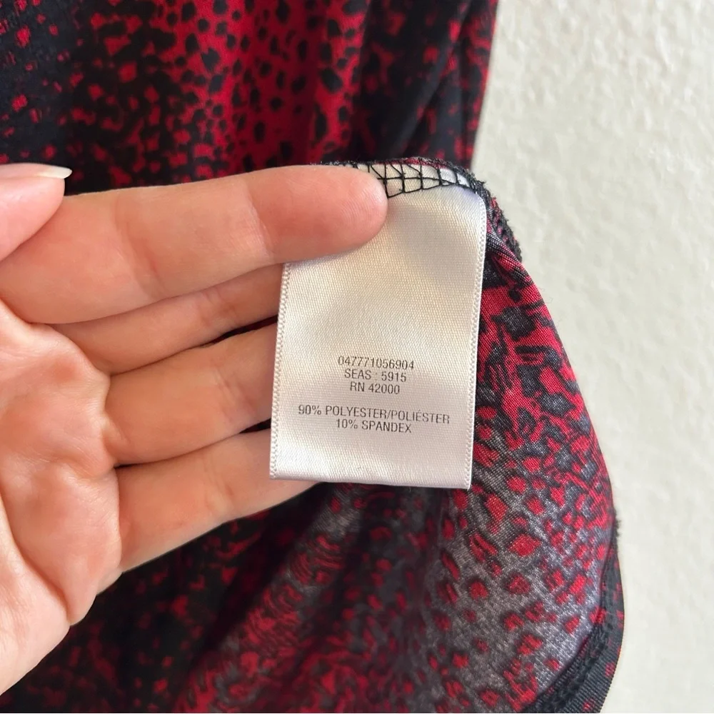 Elegant Red and Black Dark Romantic Women's Top - Picture 4 of 5